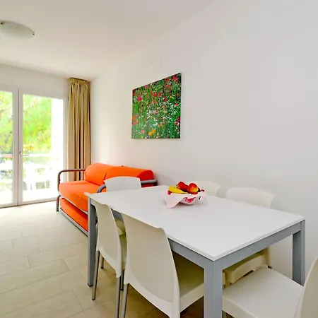 Apartment Fiore-5 By Interhome *
